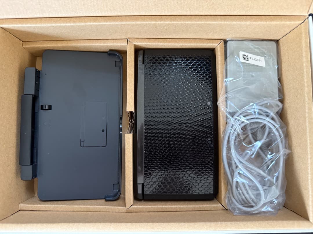 3DS メタルギアソリッド スネークイーター 3D プレミアムパッケージ