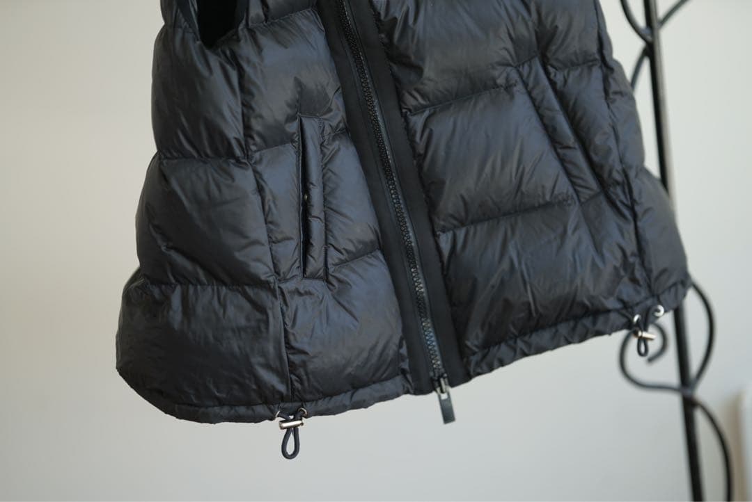 sacai ダウンベスト サカイ 定番 黒 ジップ ナイロン ジャケット