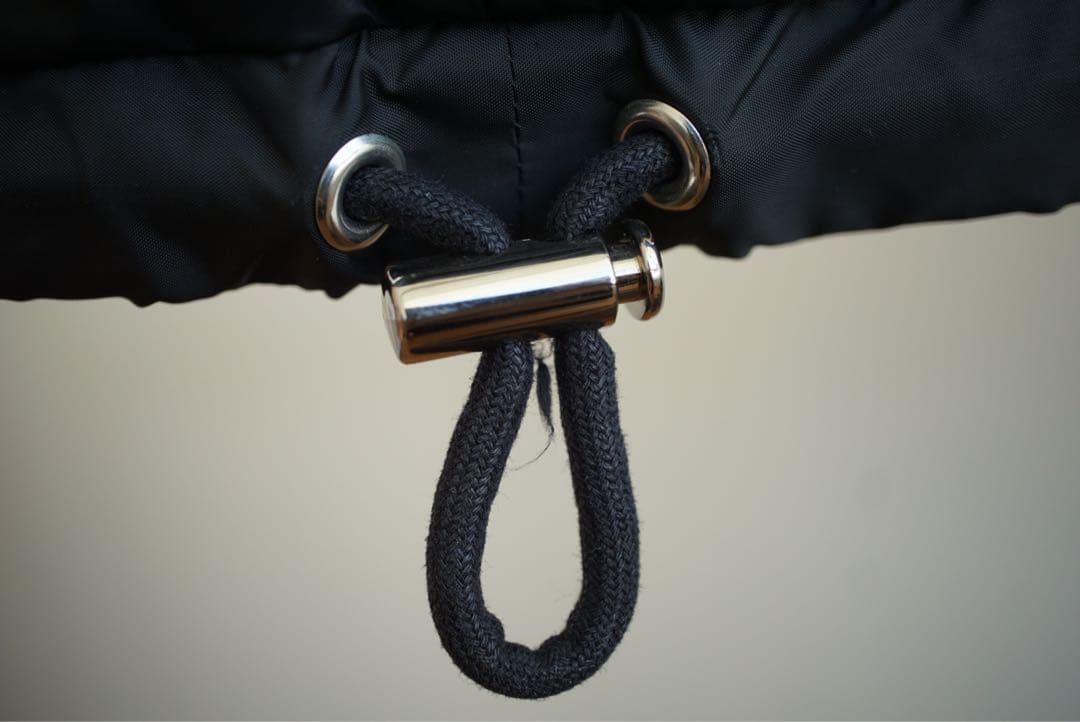 sacai ダウンベスト サカイ 定番 黒 ジップ ナイロン ジャケット