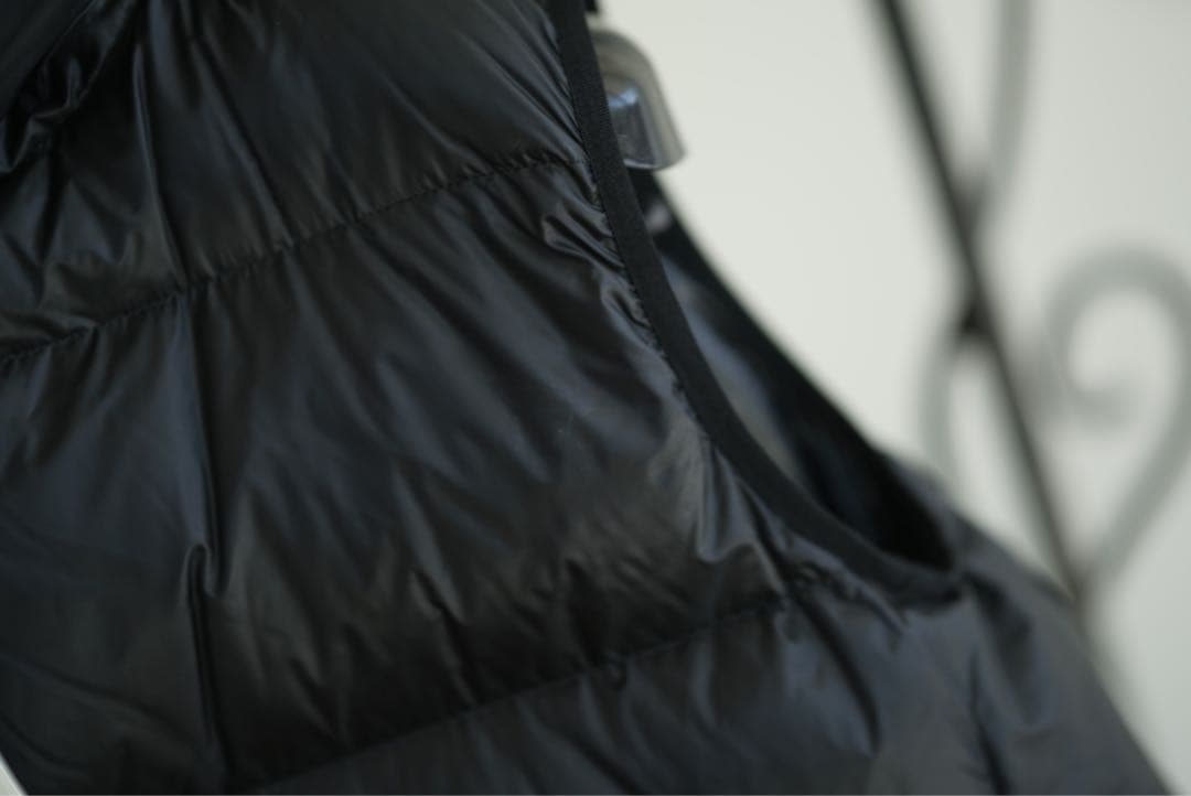 sacai ダウンベスト サカイ 定番 黒 ジップ ナイロン ジャケット