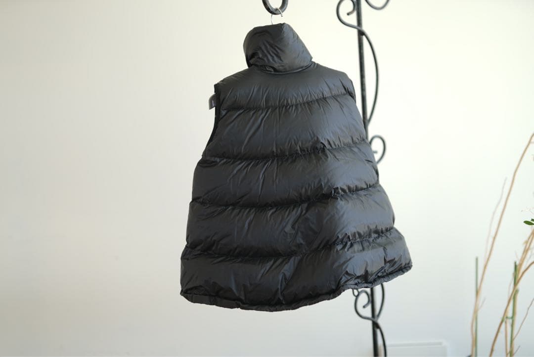 sacai ダウンベスト サカイ 定番 黒 ジップ ナイロン ジャケット