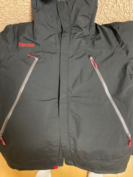 MARMOT ダウンジャケット 新古品です！今年の寒さにピッタリ！！