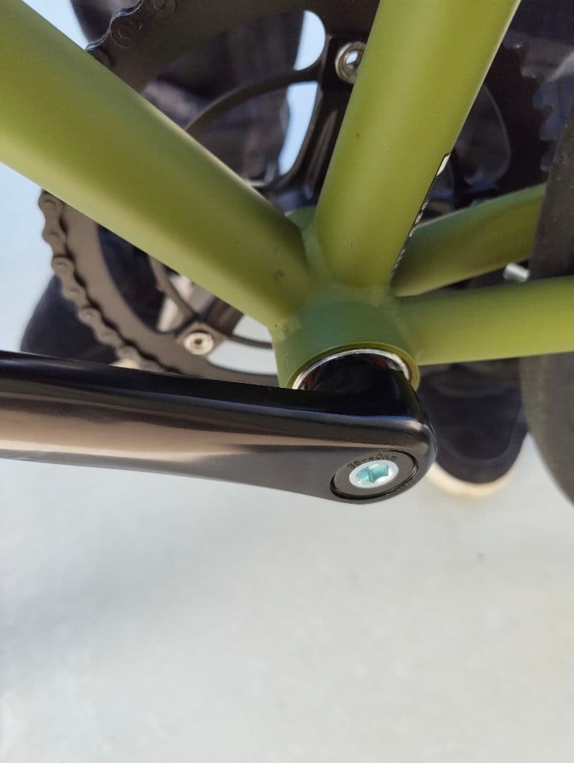 フジ　フェザー　マットカーキー