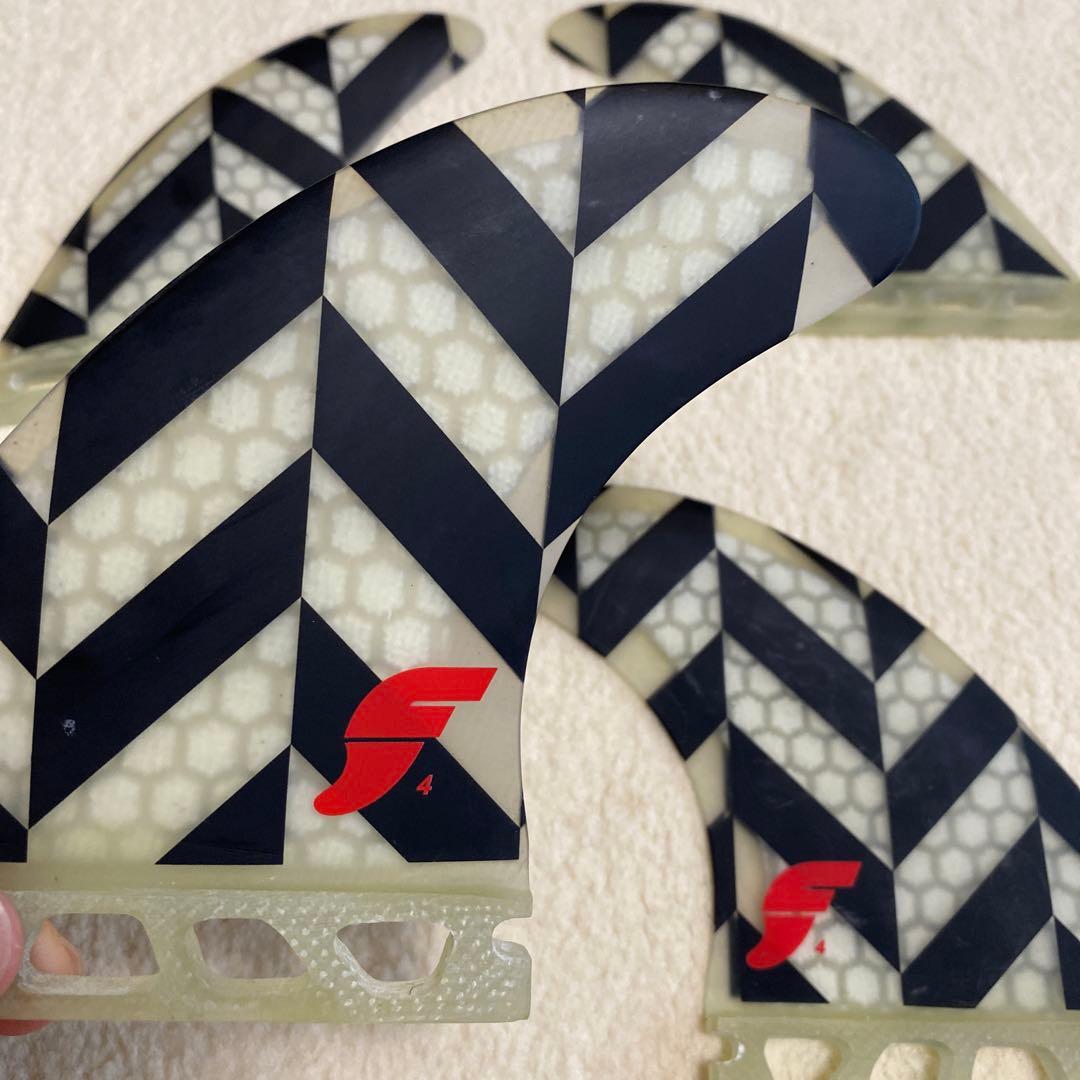 フューチャーフィン　F4クアッド　ハニカム