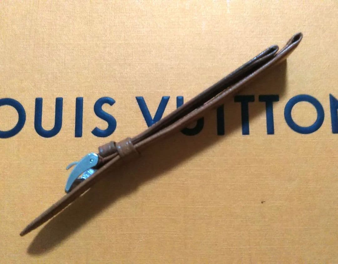 未使用 OMEGA純正　オメガ レザーベルト　やや濃いブラウン 17mm