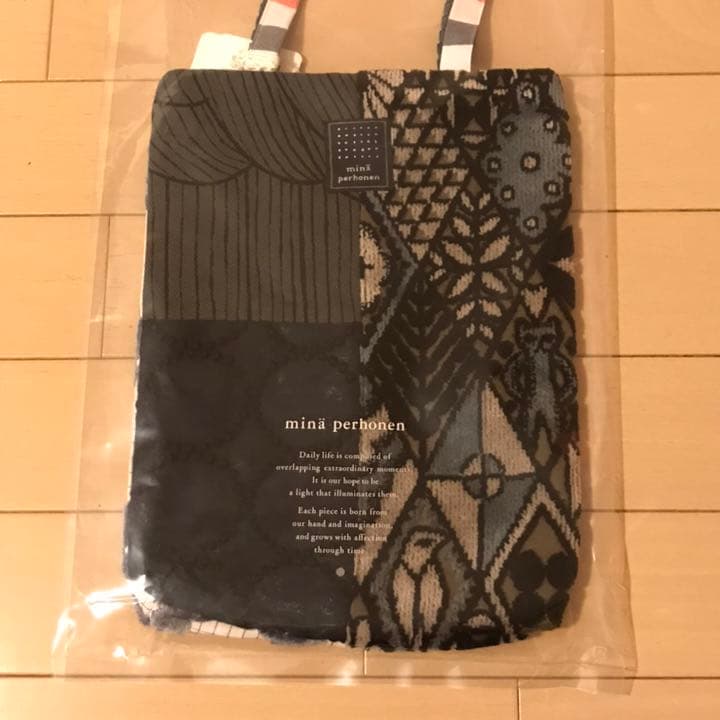 皆川明　つづく展　図録と図録用バッグのセット