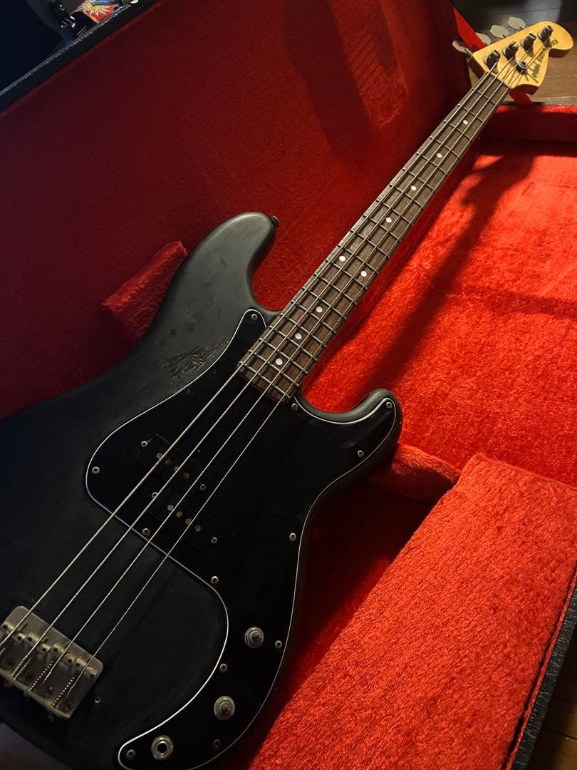 ベース Tokai HARD PUNCHER