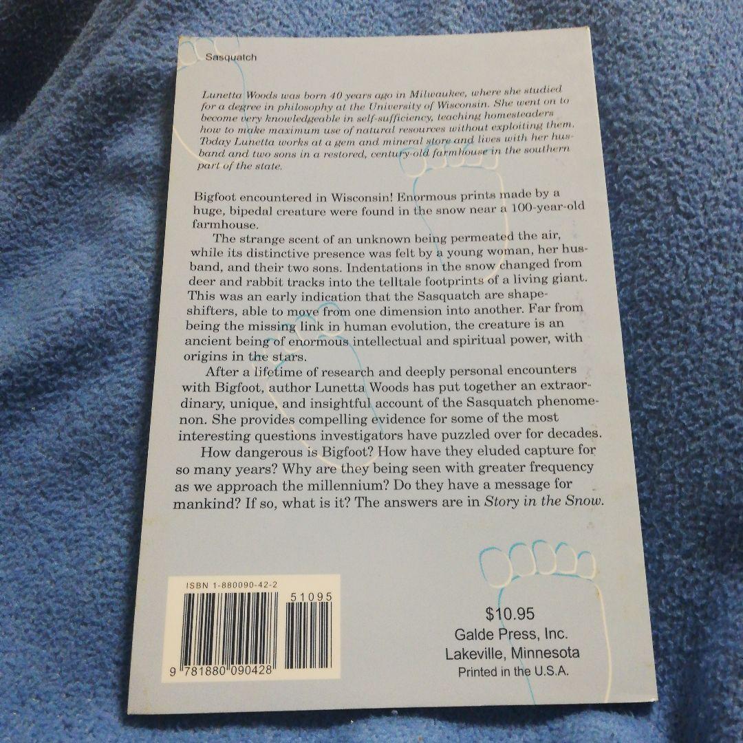 洋書 Story in the  by Woods (Bigfoot)