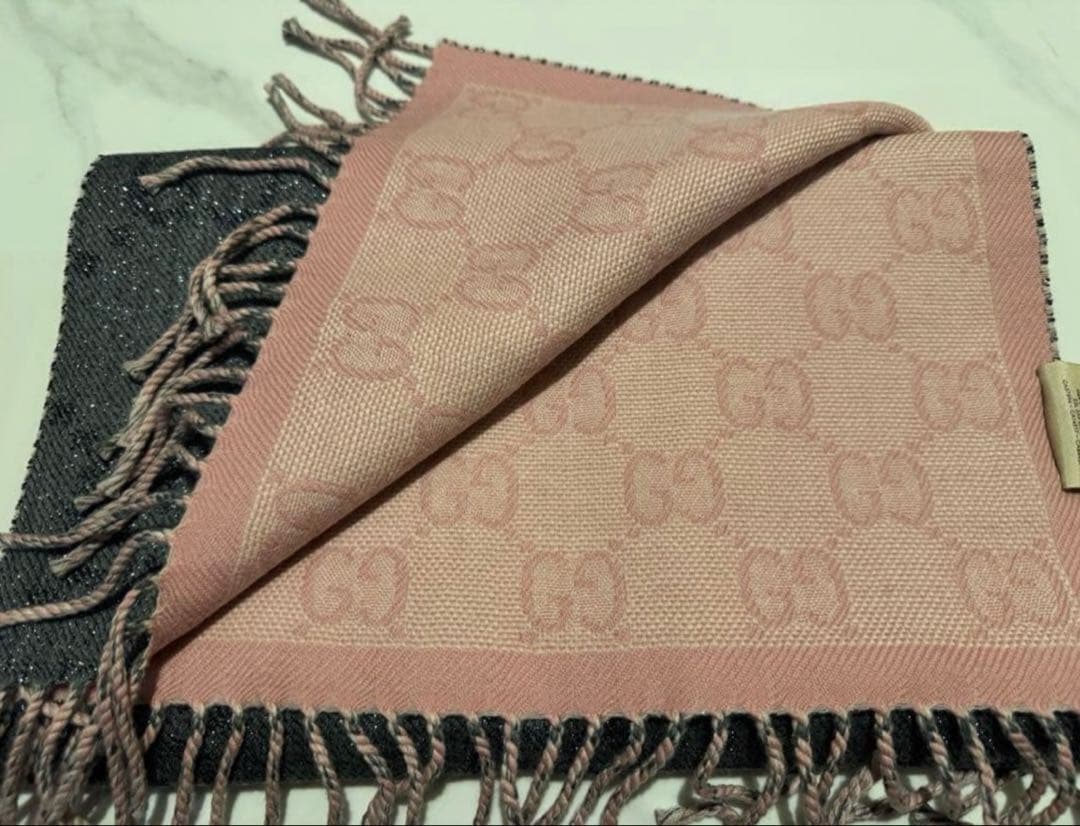 【Rii】GUCCI ダークグレー ピンク マフラー