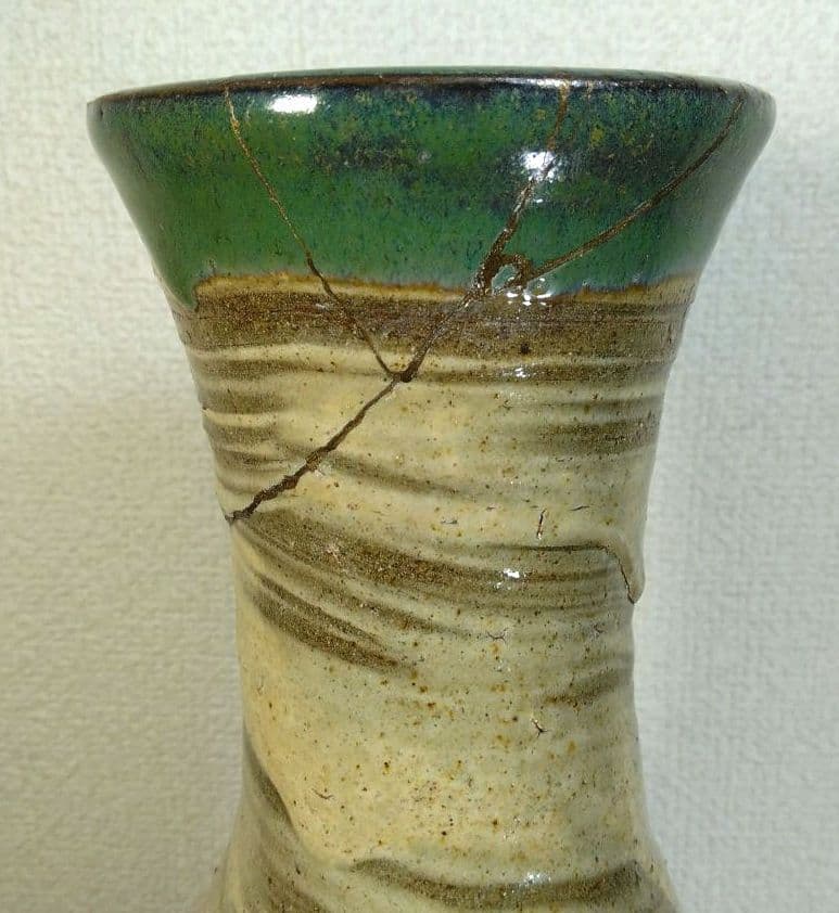 ◎忠佐伯◎人間国宝 金城次郎 海老魚紋花瓶(長大) 箱なし 直し有 壷屋焼