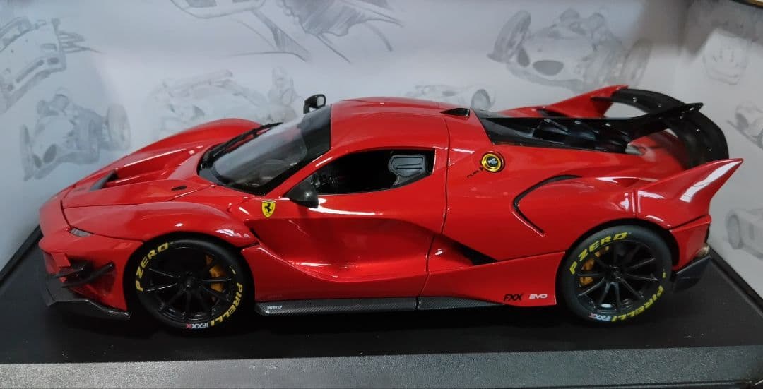 やっしー　Bburago FXX-K EVO 1/18　限定カラー