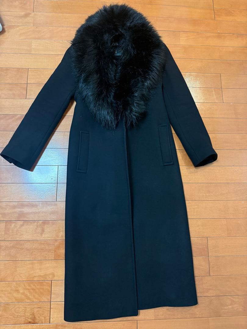 ZARA ブラック ロングコート ファー付き　MANTEKO
