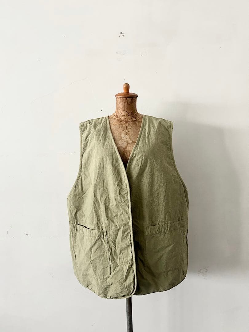 【美品】nestRobe　コットンラミーキルティングリバーシブルベスト