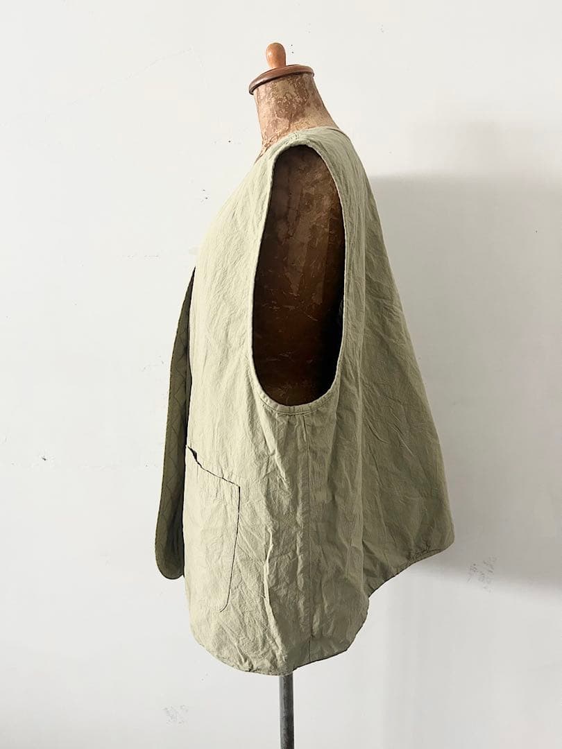 【美品】nestRobe　コットンラミーキルティングリバーシブルベスト