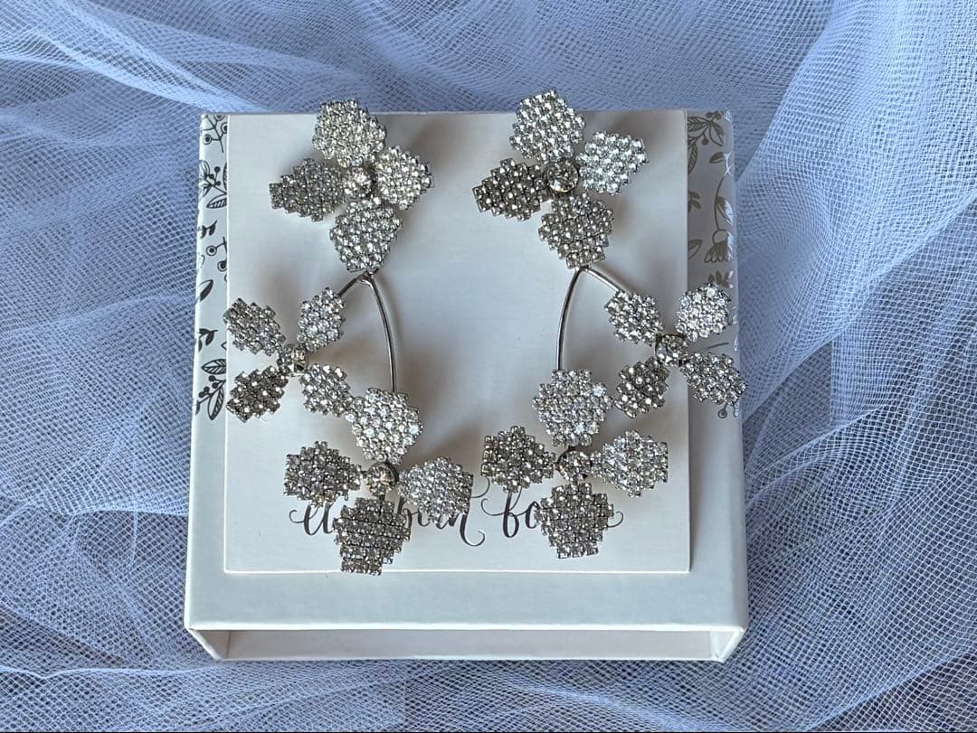 【エリザベスバウアー】イヤリング　June Bud Chandelier