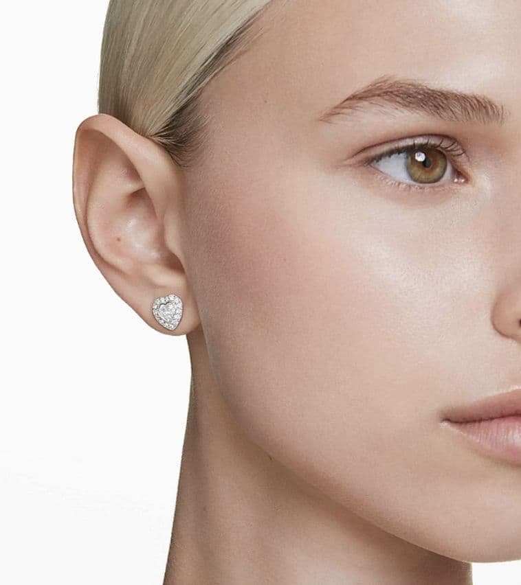 Ariana Grande x SWAROVSKI　ハートスタッドピアス