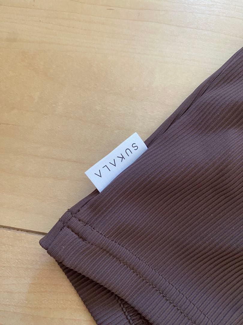 新品未使用【SUKALA 】リブソリッドショートタンクトップ　Mサイズ　ブラウン