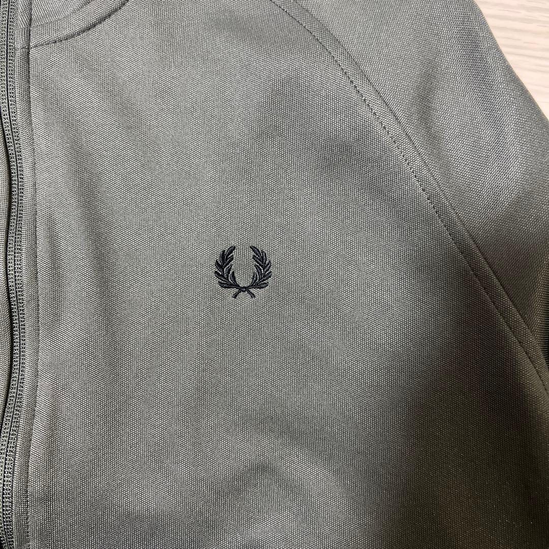フレッドペリー　トラックジャケット　M グリーンFred Perry カーキ
