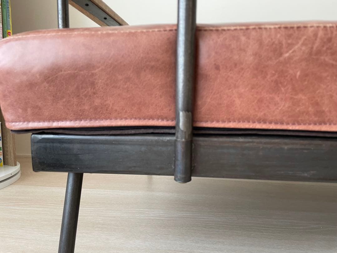 アデペシュ　３人掛けレザーソファ