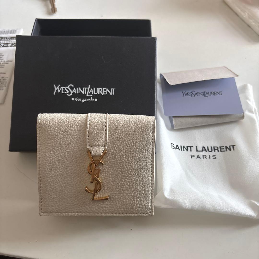 Yves Saint Laurent 三つ折り財布 ホワイト　並行輸入