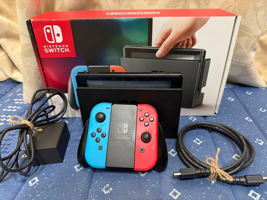 【液晶に難あり】Nintendo Switch 本体 青/赤　箱付き