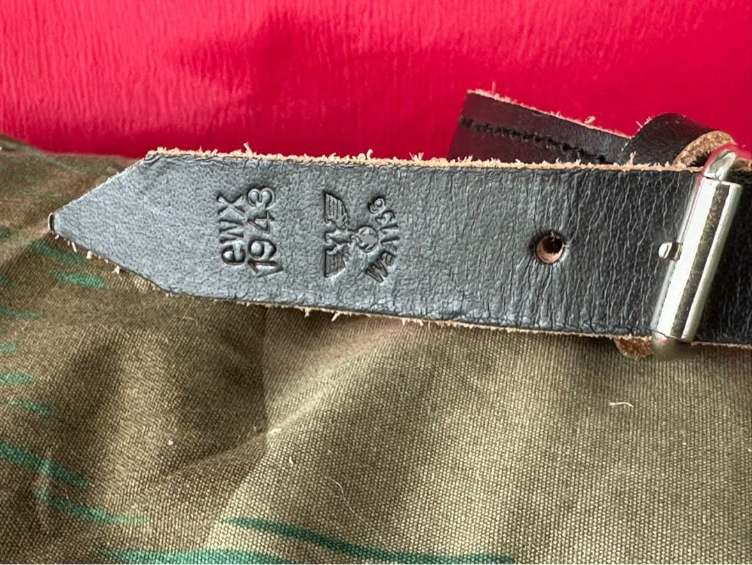 【専用】WWⅡドイツ軍／レプリカポンチョ留め用1943年製 黒革ストラップベルト