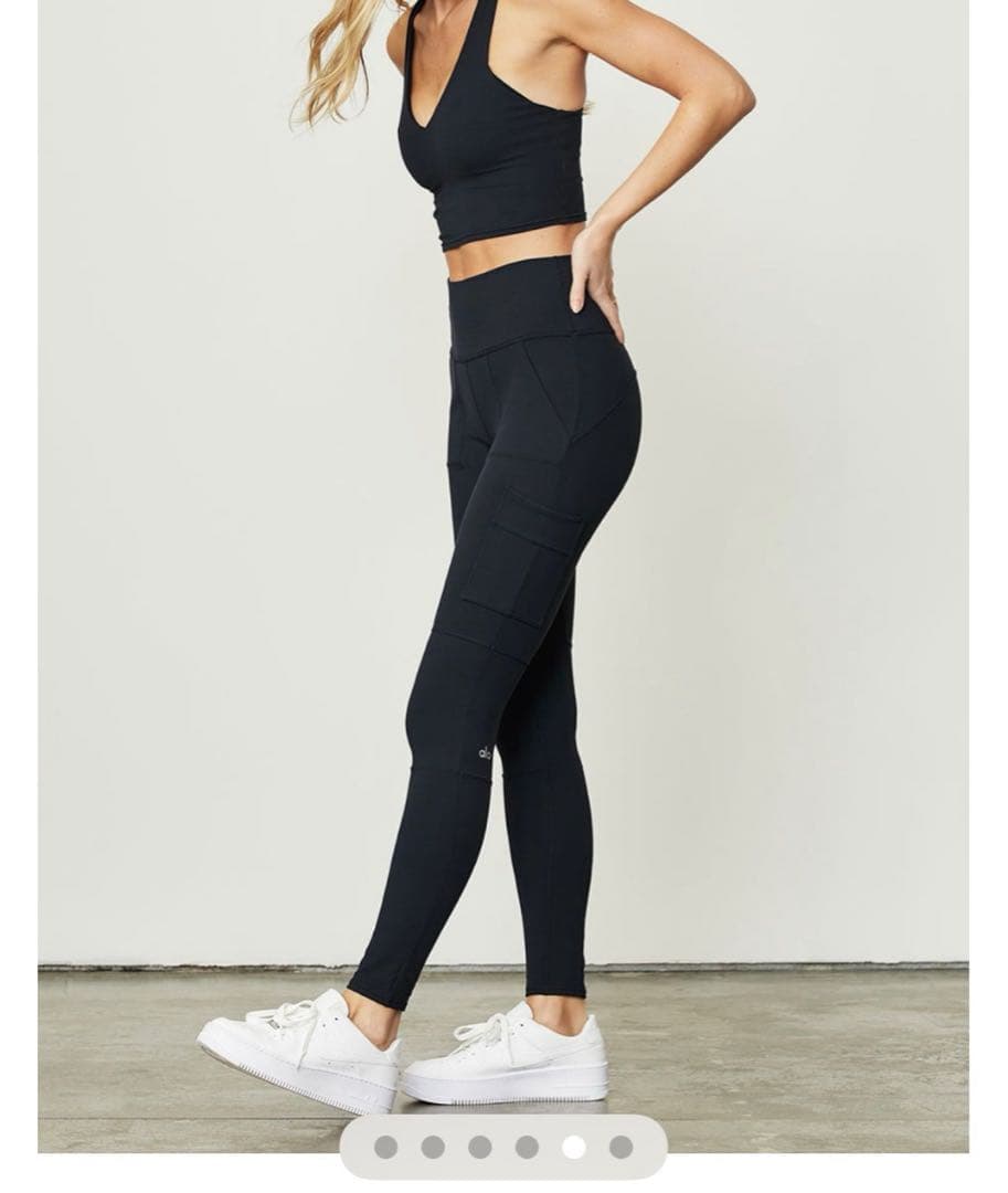 ヨガ・ピラティス Alo yoga The High-Waist Cargo Legging