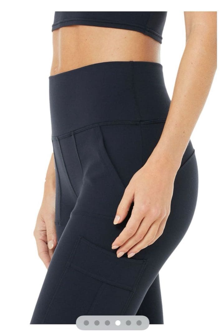 ヨガ・ピラティス Alo yoga The High-Waist Cargo Legging
