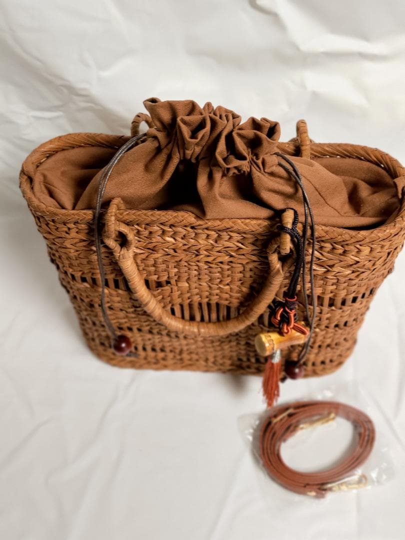 山葡萄かごバッグ 透かし波編み　手作り①