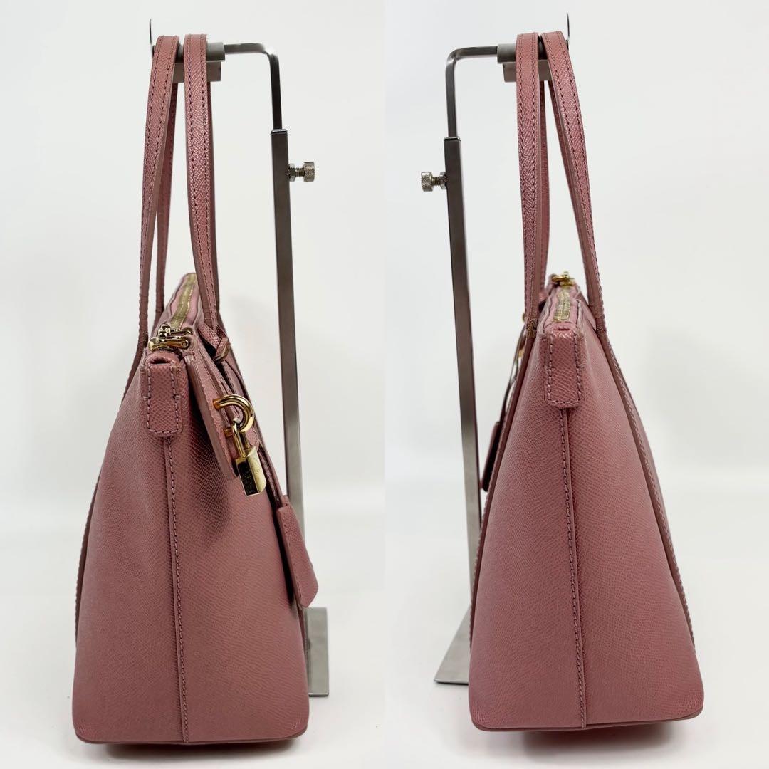 現行モデル　ドルチェアンドガッバーナ　トートバッグ　ピンク　サフィアーノレザー