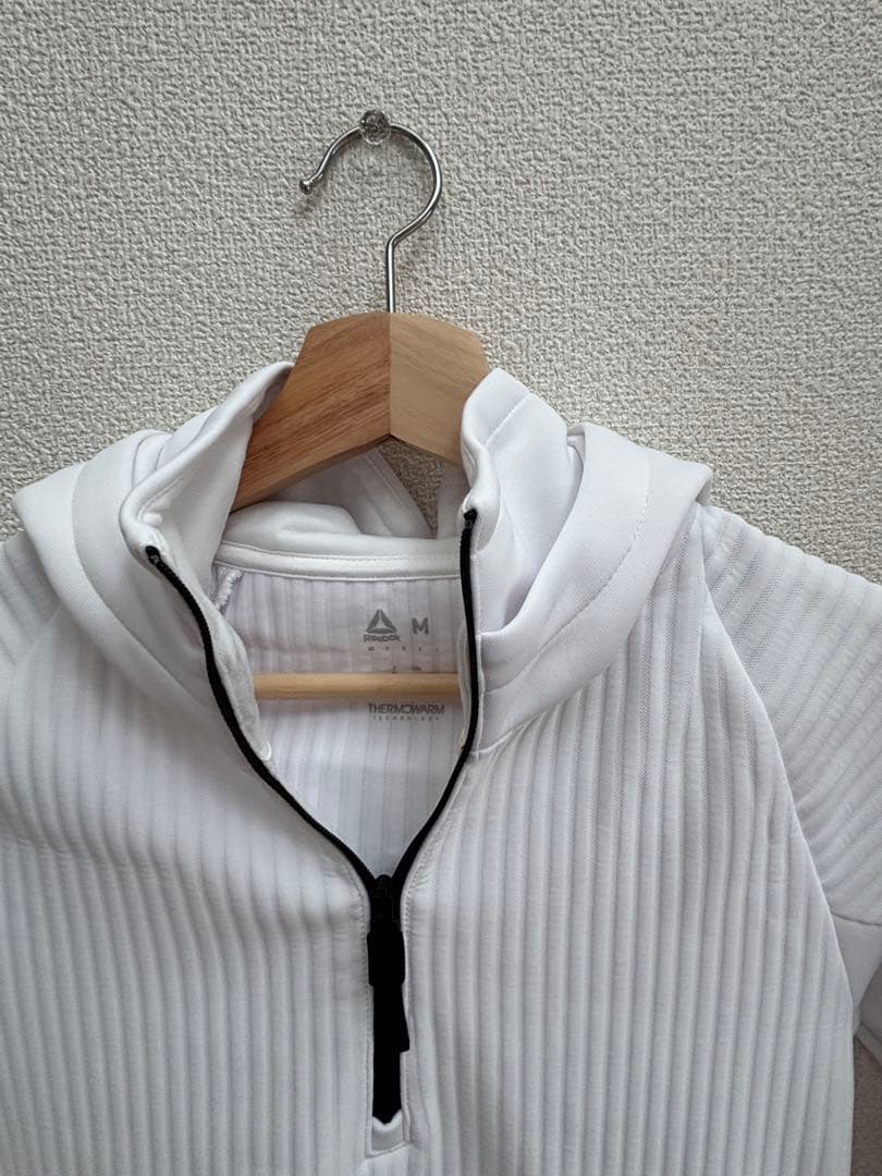 Reebok フード付き ジャケット M 美品