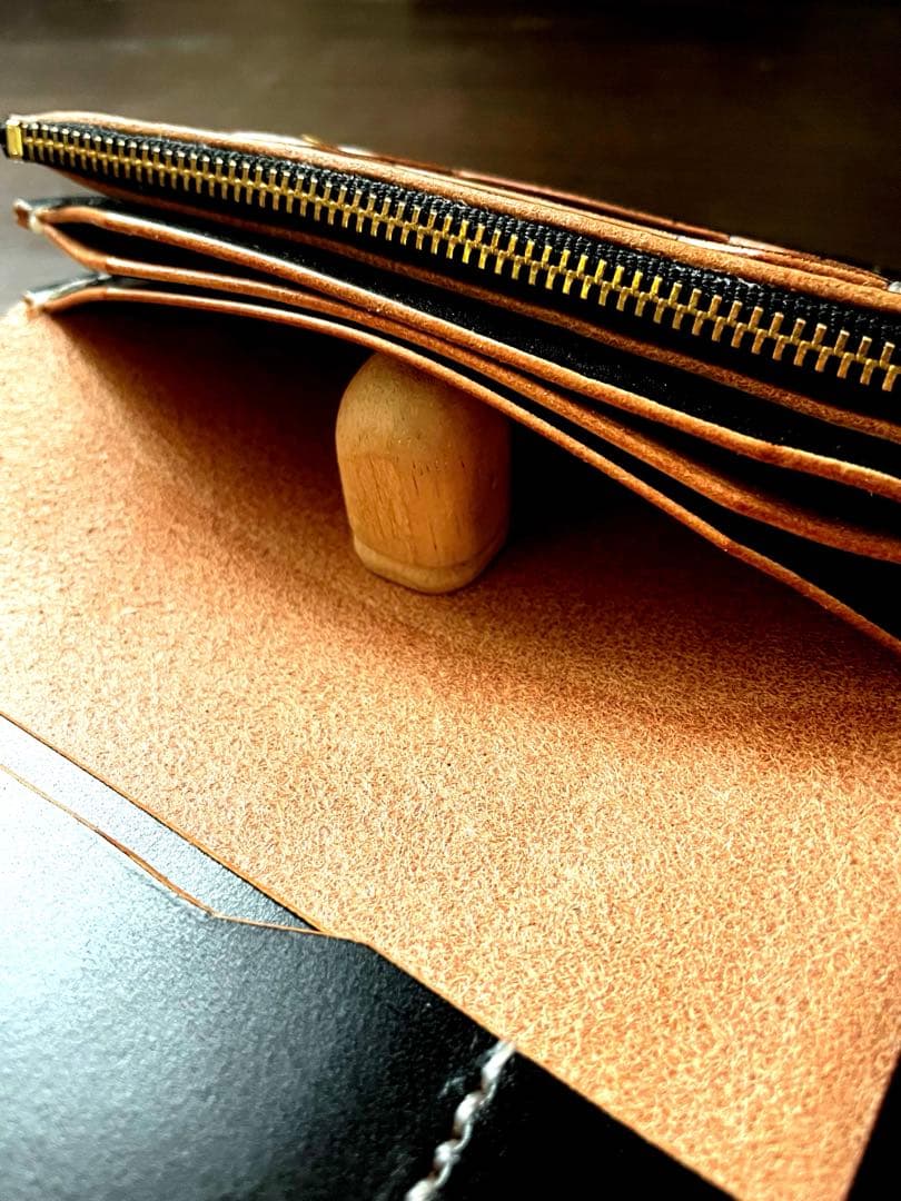 【茶芯ヌメ革•手縫い】ミドルトラッカーウォレット（真鍮金具/バイカー向け仕様）