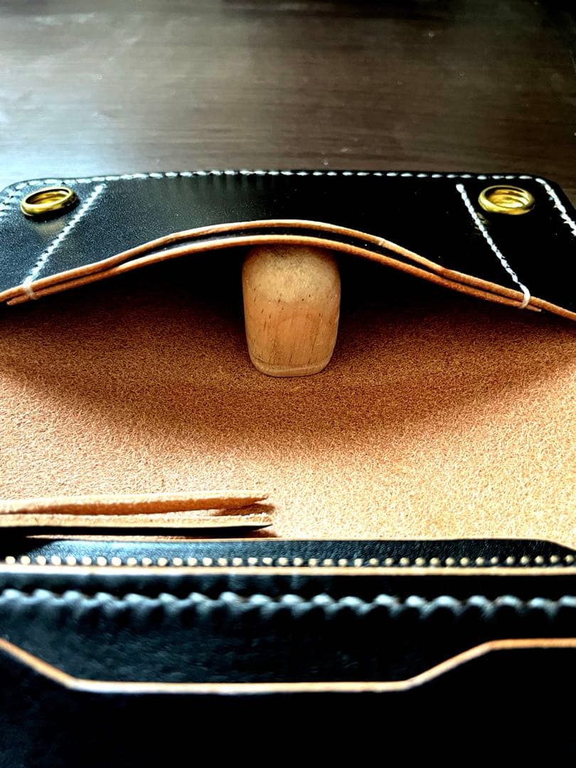 【茶芯ヌメ革•手縫い】ミドルトラッカーウォレット（真鍮金具/バイカー向け仕様）