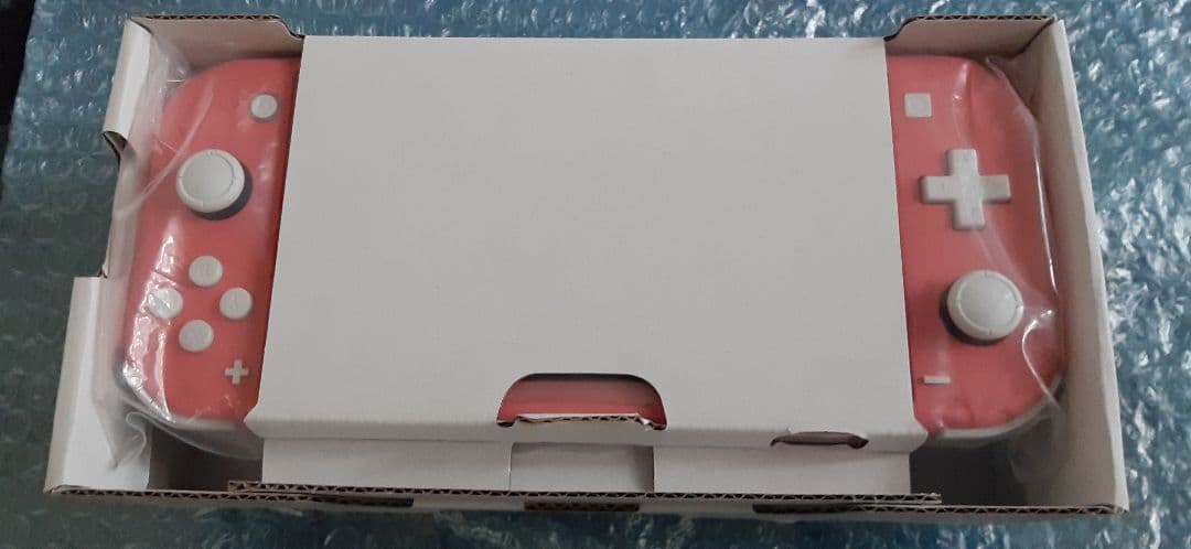 Nintendo Switch Lite　コーラル　保護フィルム付き