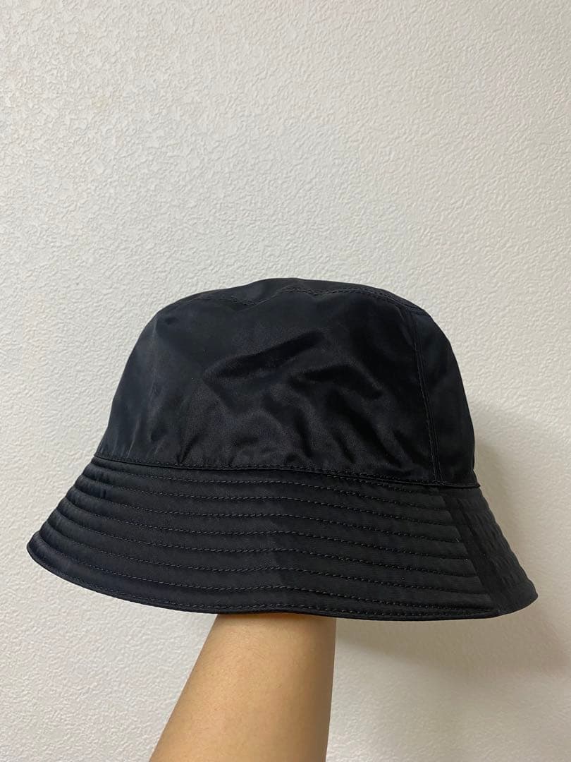 PRADA ブラックバケットハット