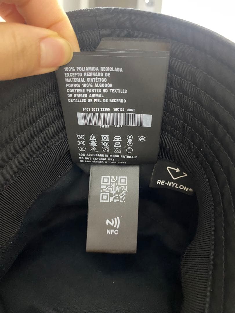 PRADA ブラックバケットハット