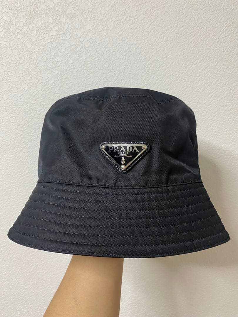 PRADA ブラックバケットハット