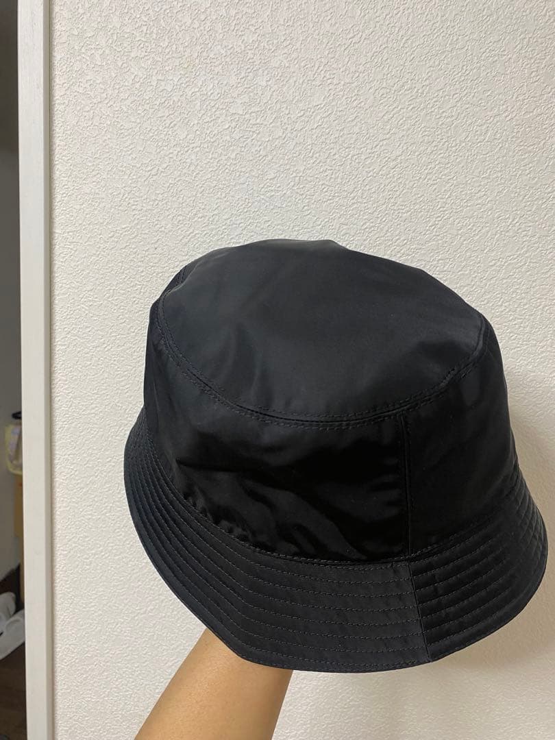 PRADA ブラックバケットハット
