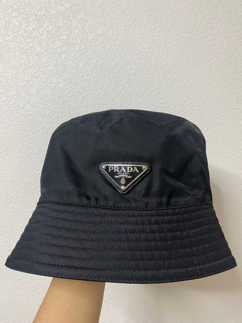 PRADA ブラックバケットハット