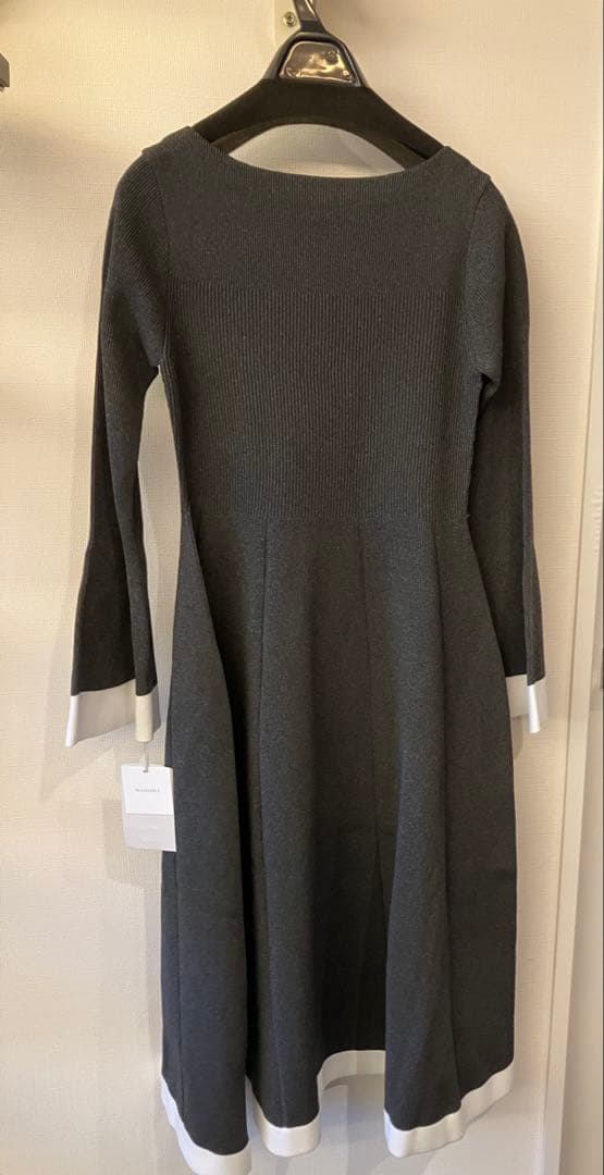 【新品未使用】CELFORD♪ベルスリーブホールガーメントワンピース GRY