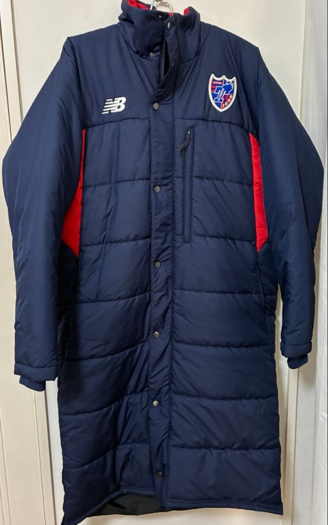 美品FC東京New Balance ベンチコート Lサイズ　ユニフォーム