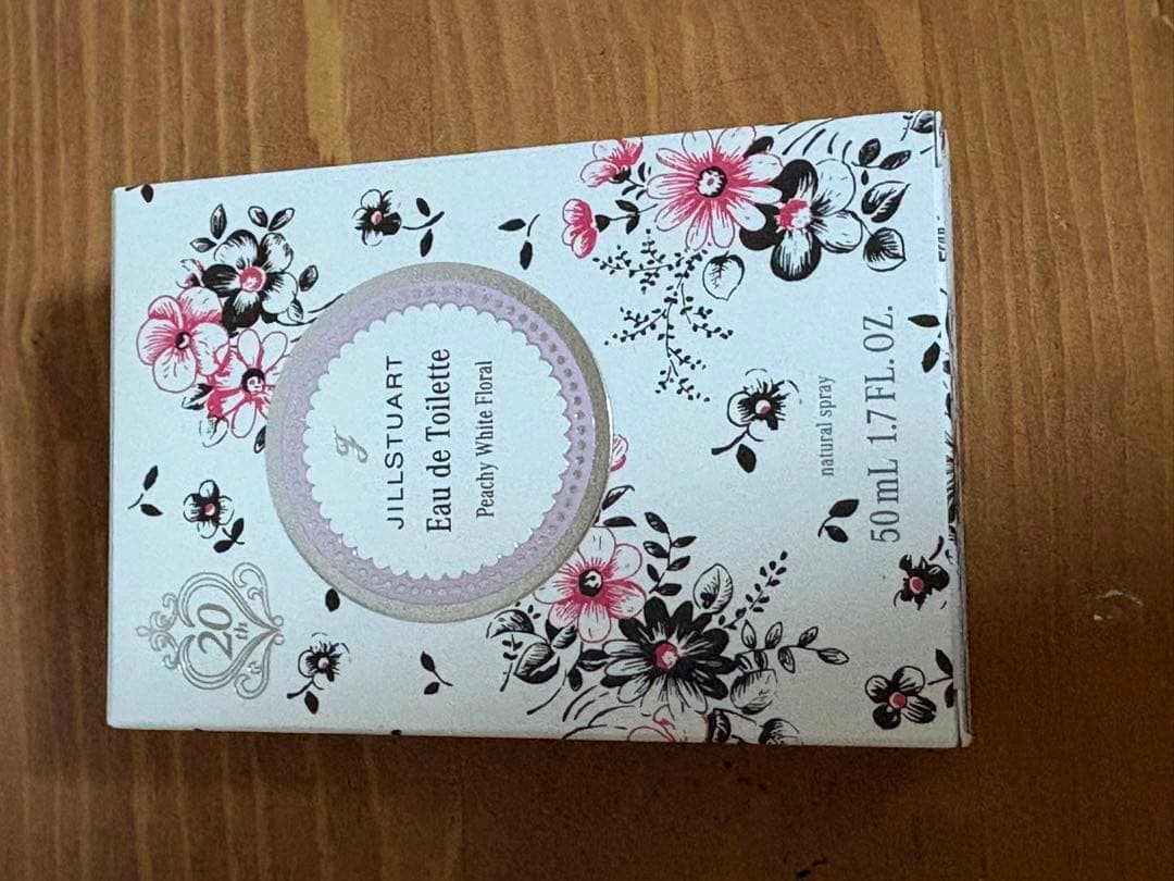 ジルスチュアート　ピーチホワイトフローラル　オードトワレ