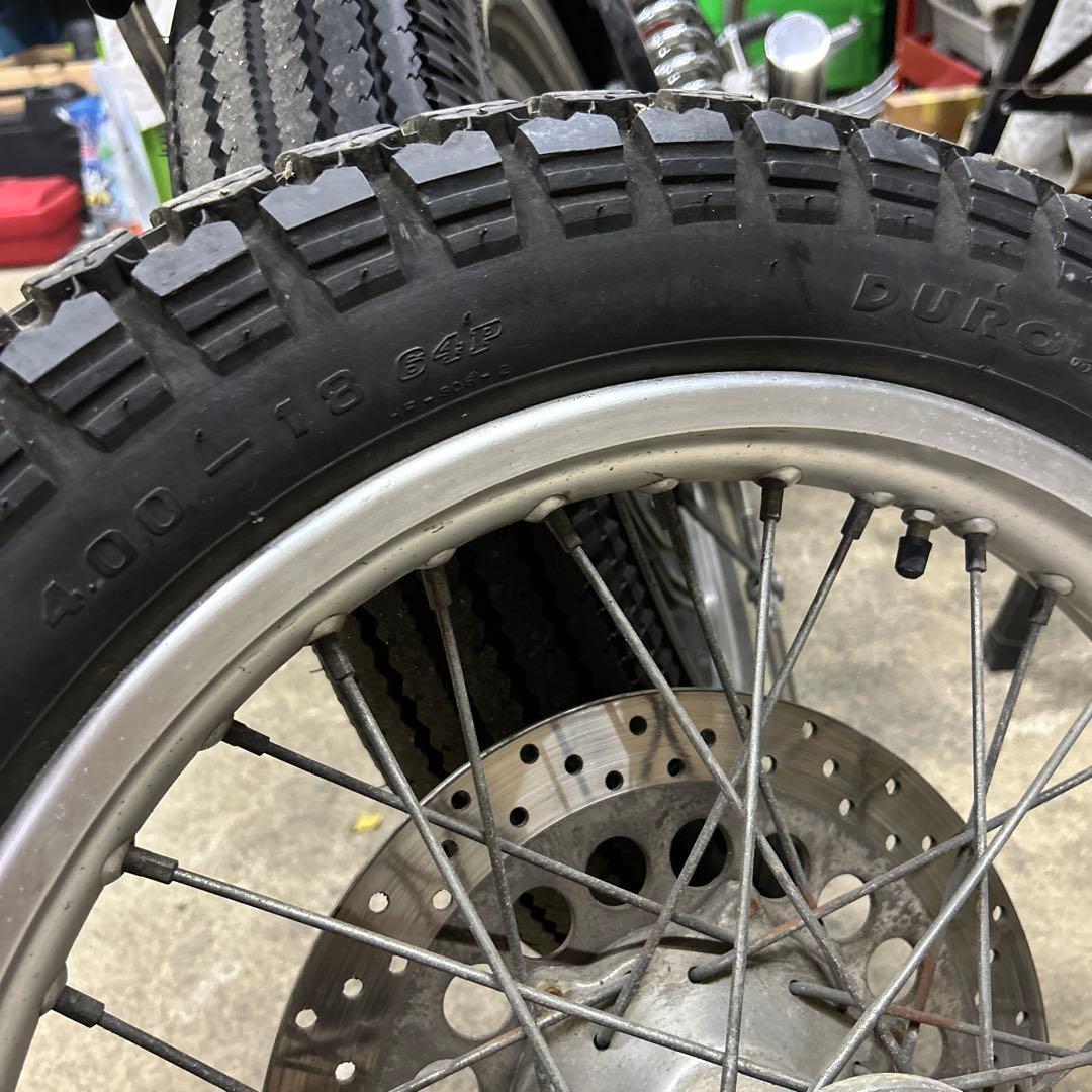 sr400 フロントホイールタイヤ　4.00-18