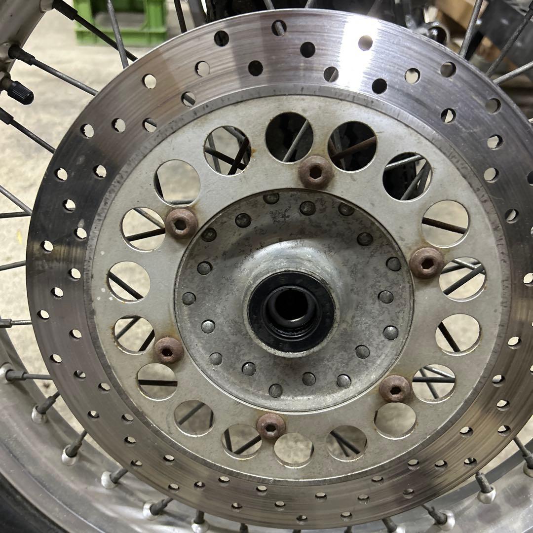 sr400 フロントホイールタイヤ　4.00-18