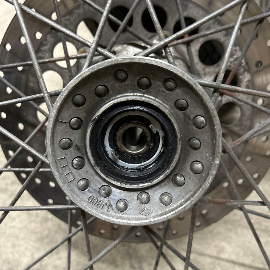 sr400 フロントホイールタイヤ　4.00-18