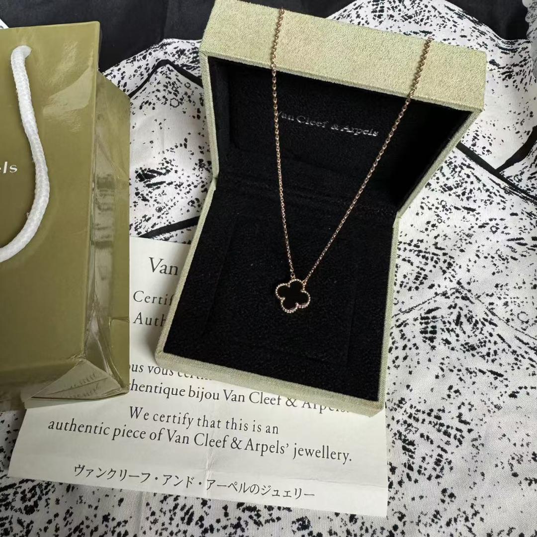 Van Cleef & Arpels四つ葉のクローバーネックレス ピンクゴールド