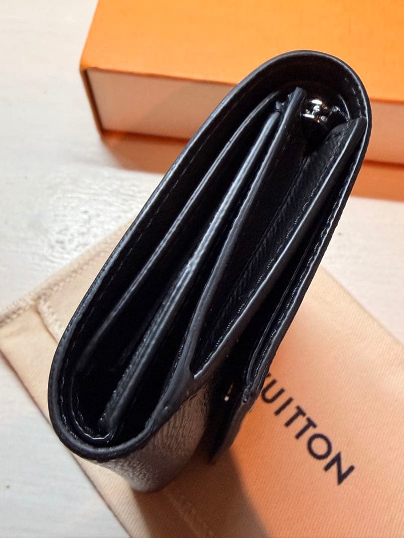 ルイ　ヴィトン　ヴィクター・ウォレット モノグラムエクリプス