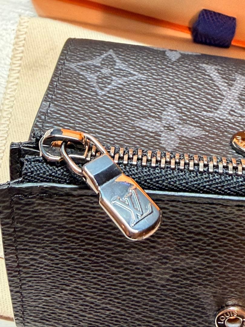 ルイ　ヴィトン　ヴィクター・ウォレット モノグラムエクリプス