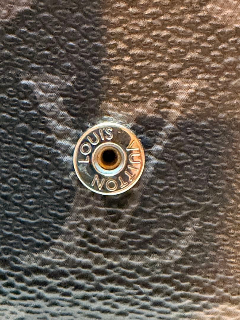 ルイ　ヴィトン　ヴィクター・ウォレット モノグラムエクリプス