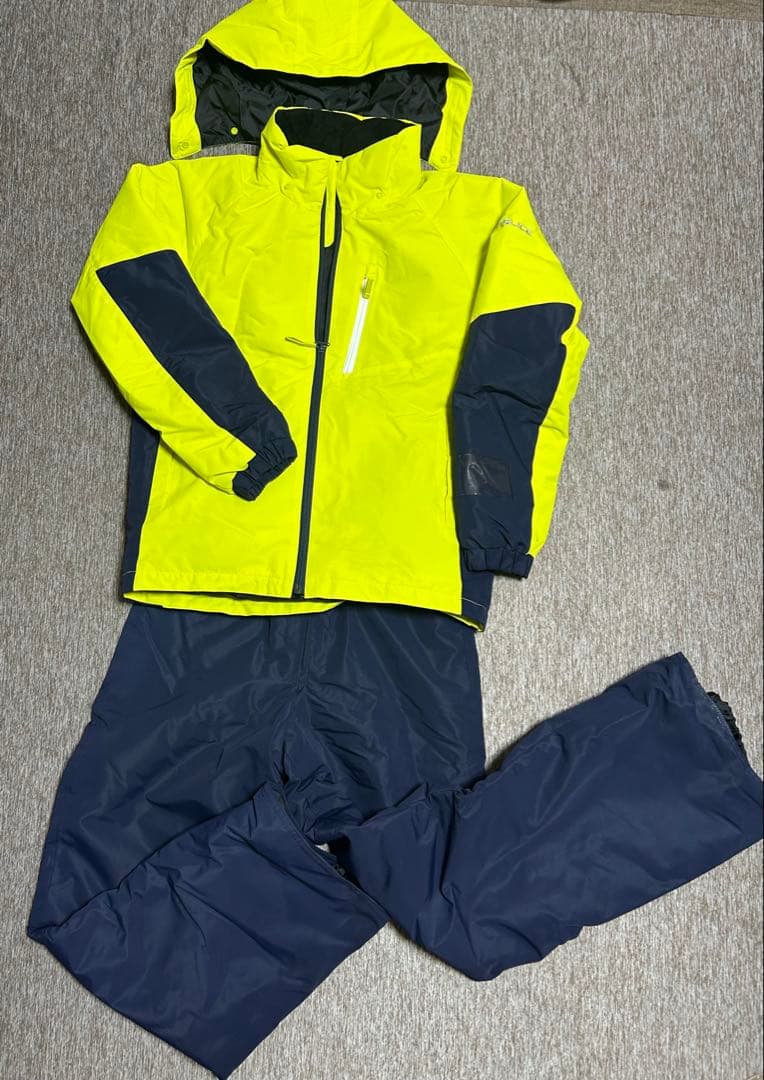 子ども用スノーボードウェア　上下セット×2